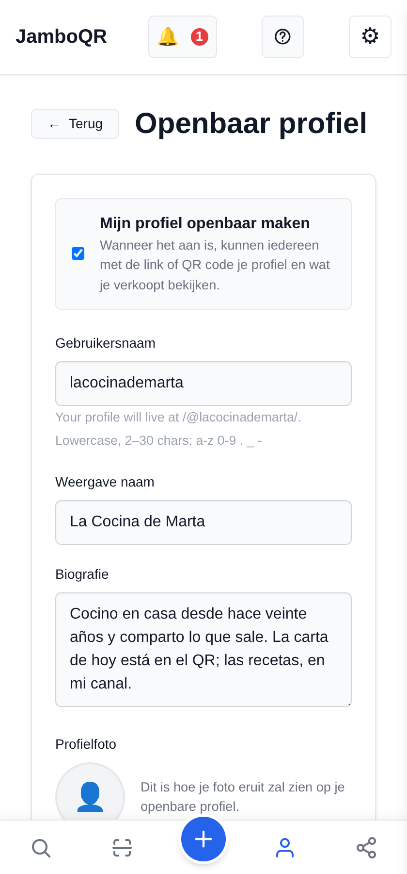 Ga naar Openbaar profiel en kies je naam
